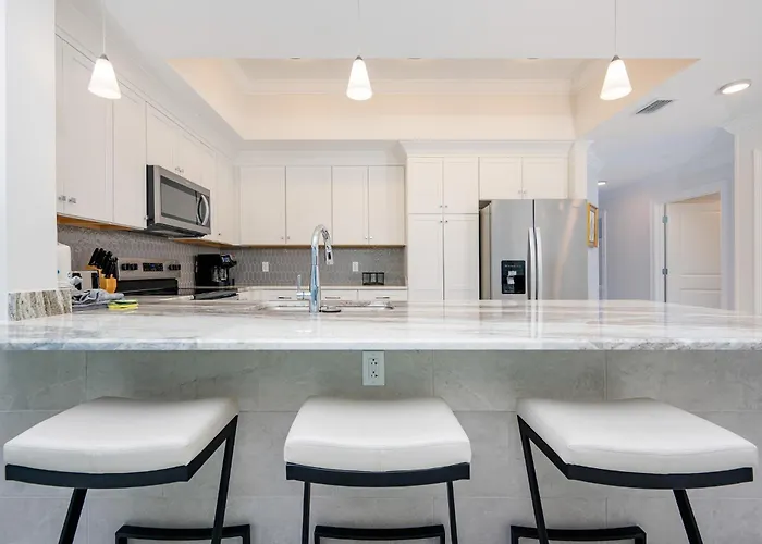 Phoenix Ii 701 Apartment